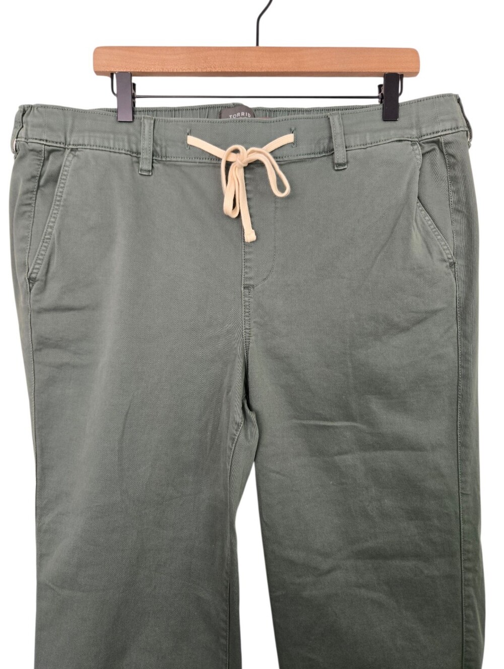 💚✨ Torrid Olive Green Drawstring Utility Pants Size 2✨💚 - Picture 3 of 6